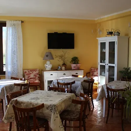 Le Fiorini 3* غارنانو